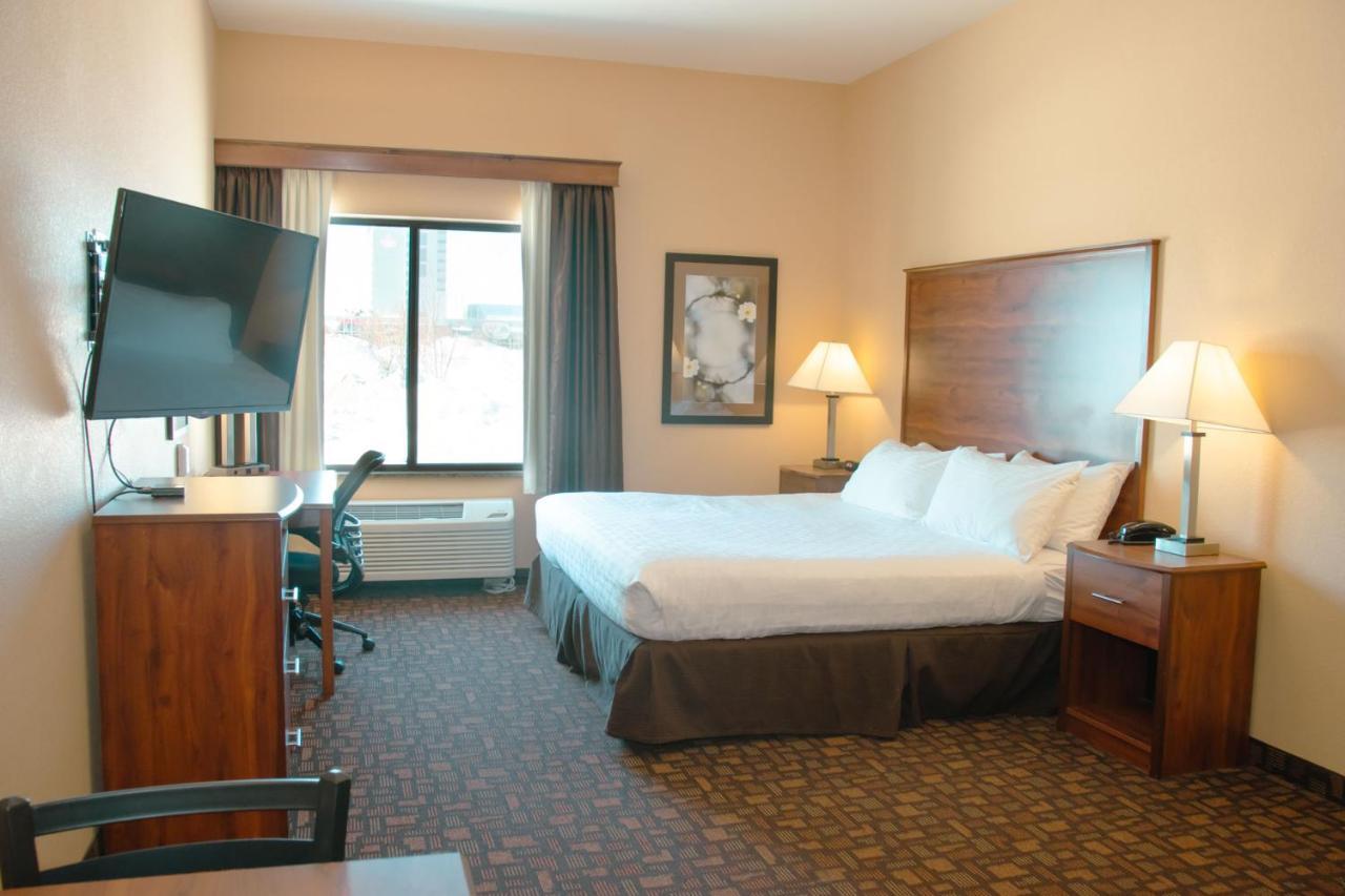 Grand Forks Lodge And Suites ภายนอก รูปภาพ